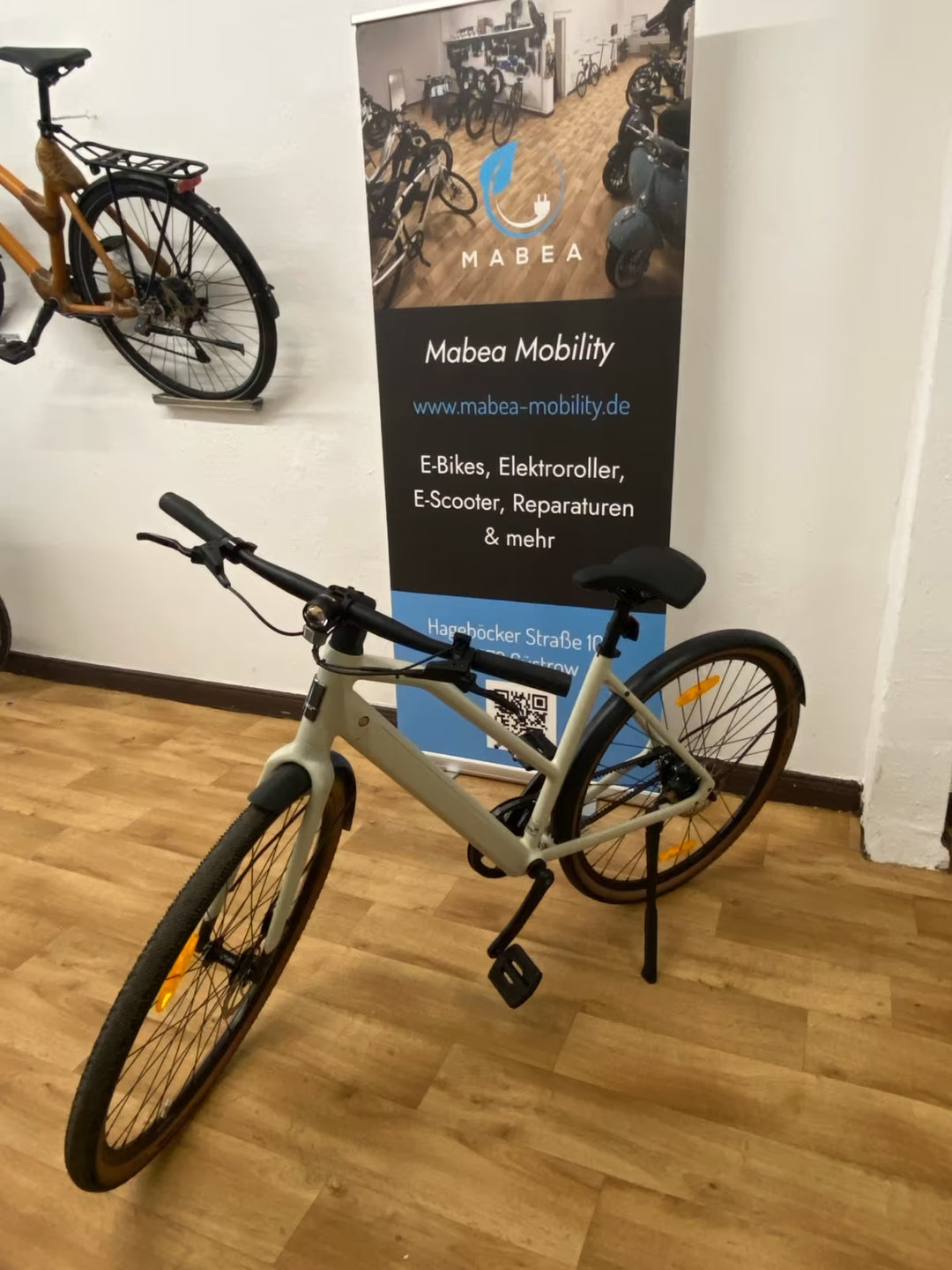 Deruiz Turmali E-Bike mit Riemen in cream white - gebrauchtes Vorführmodell - 2 Jahre Garantie