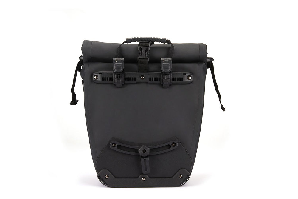 Wasserdichte Seitentasche für Fahrräder – 15L Stauraum, reflektierend, schwarz