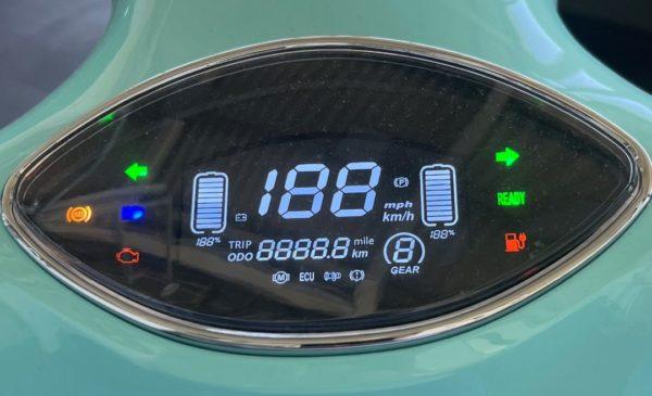 Tisto Luna 3.0 - 45km/h E-Roller mit italienischem Flair